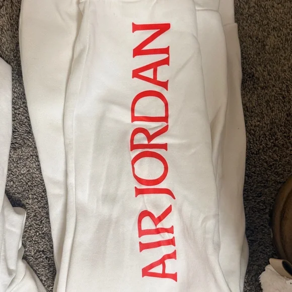 Nike Air Jordan White and Red Set - Picture 4 of 5